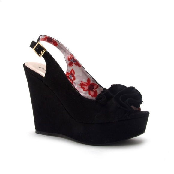 Qupid Shoes - New Women’s Ruffle Slingback Wedge Black
